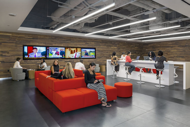 retail-att_elounge_03-768x512