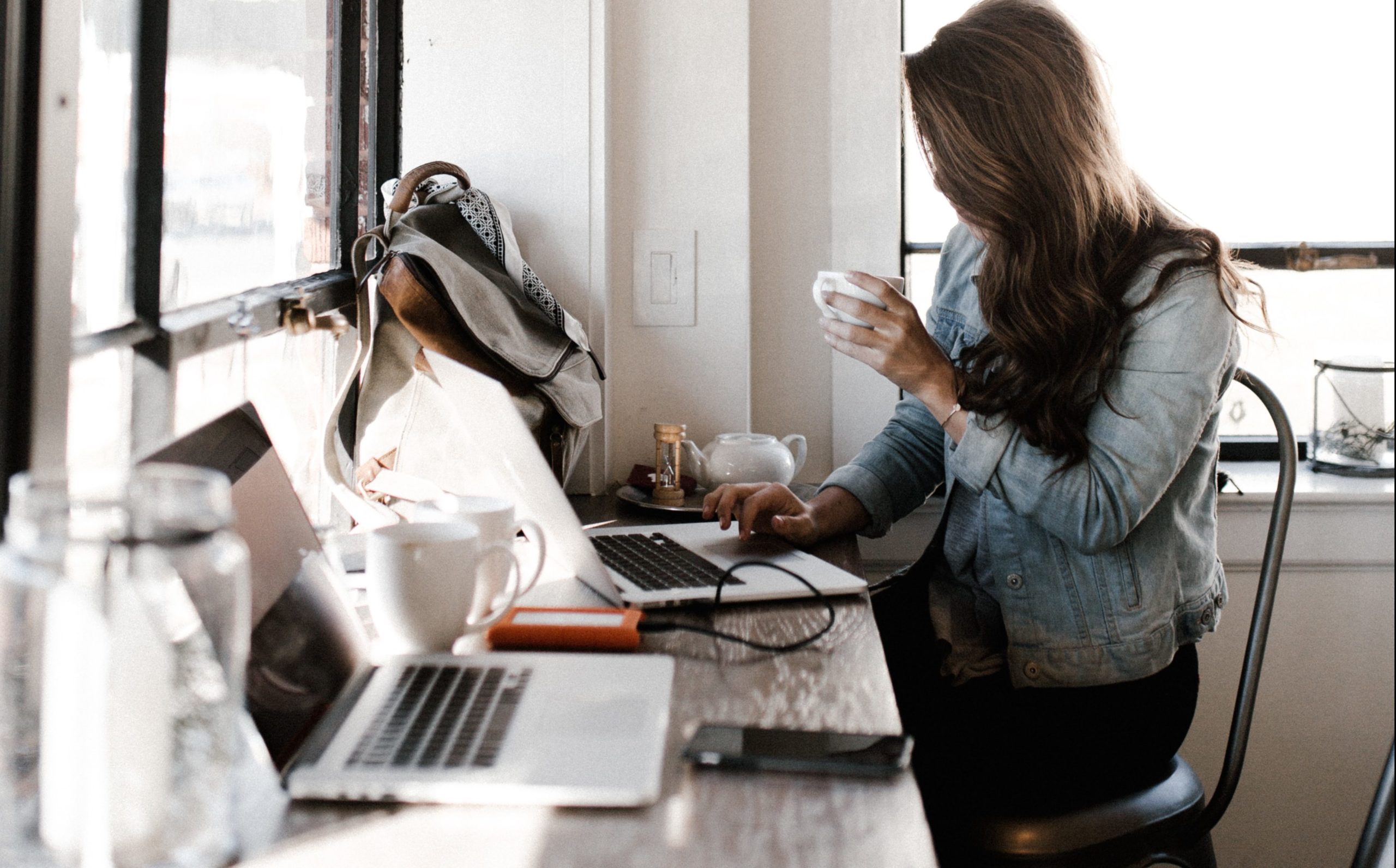 How HqO’s Tenant Experience App Contributes to the Declutterization Trends We Crave — And Happier Employees