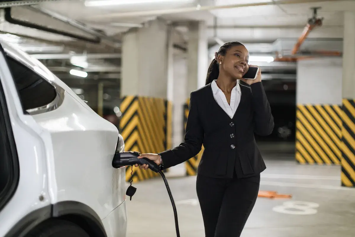 Park & Explore: NYC CRE Properties with Convenient Parking