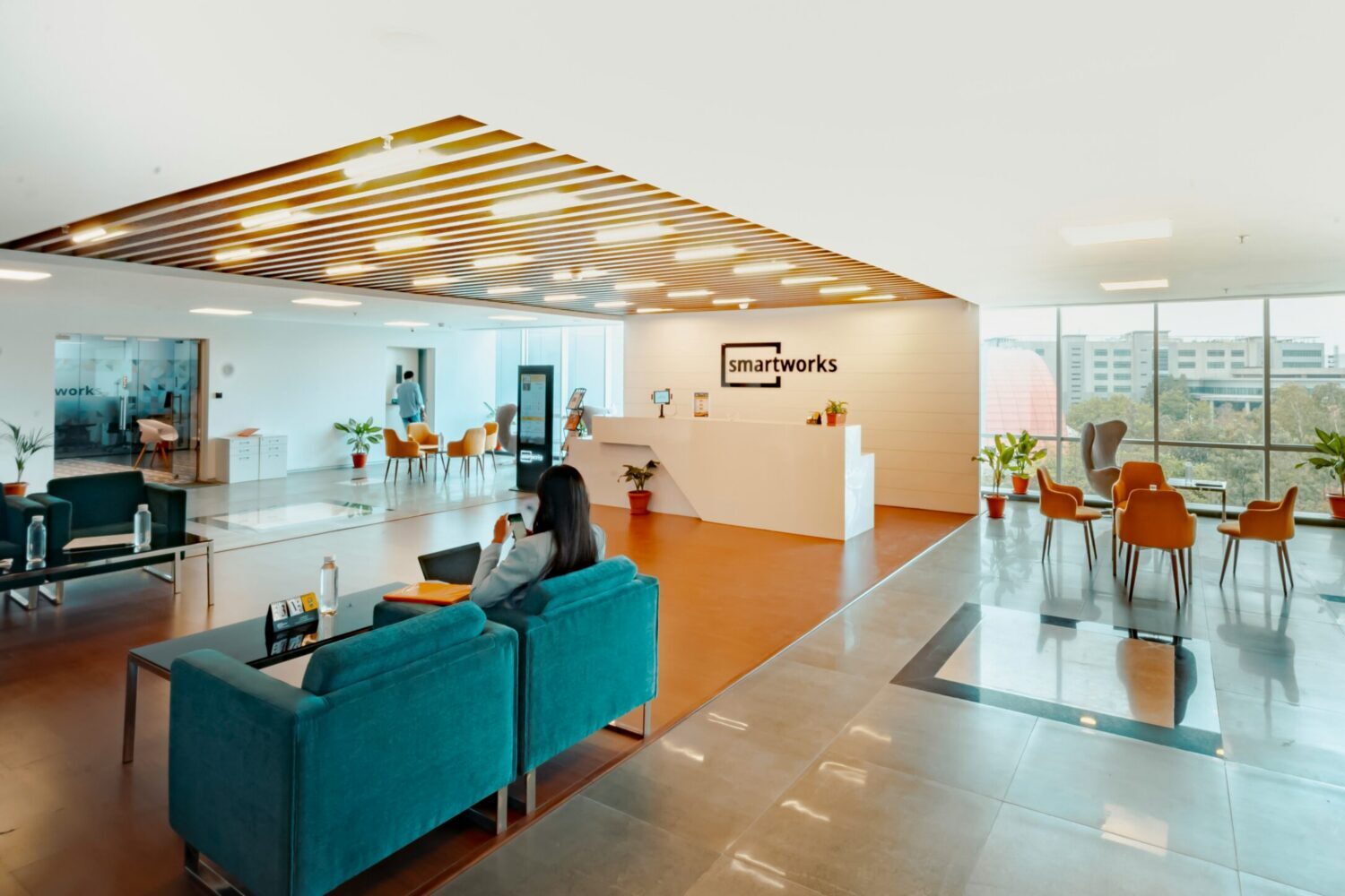 Why Service Levels Determine Whether Employees Come Back to the Office